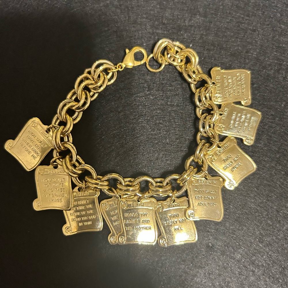 Antique Gold Charm Bracelet - Picture 5 of 6